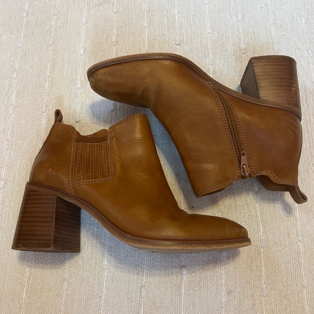 Lucky Brand Cognac Tan Leather Stacked Heel Ankle Booties